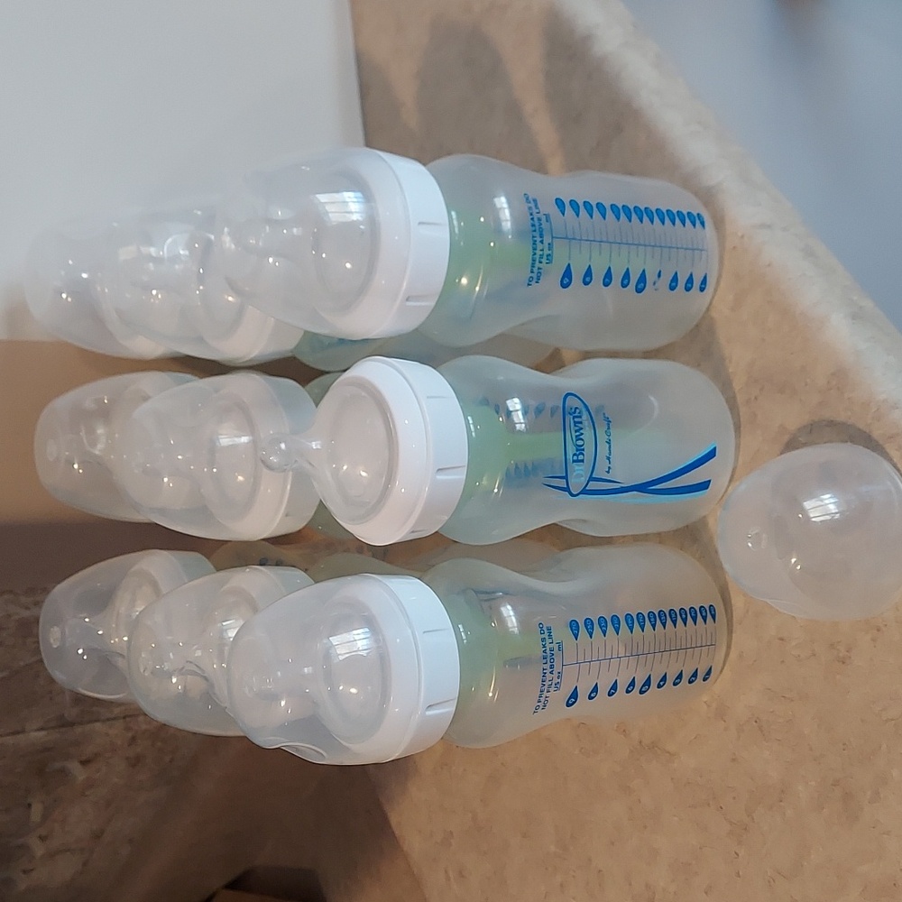 Dr. Brown's 9ozs Plastic Anti-Colic Wide Neck Baby Bottles, Set of 9, Like New
